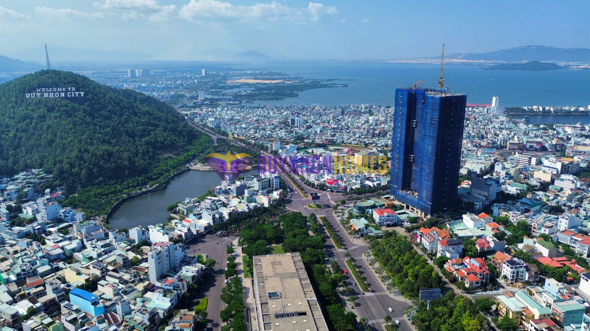 tien do grand center quy nhon thag 5 2025 6